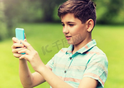 玩男孩子的游戏_男孩喜欢玩手机游戏怎么办_男孩为什么爱玩手机游戏