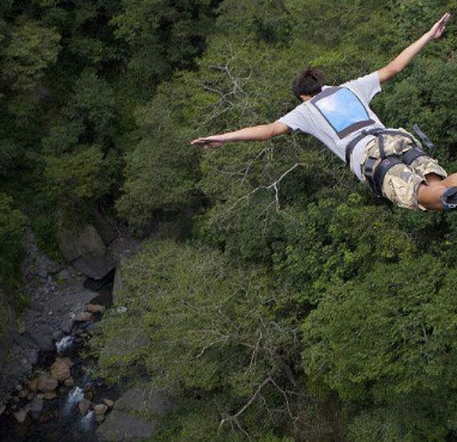 惊险手机游戏有哪些_惊险的手机游戏_惊险刺激的游戏手机版