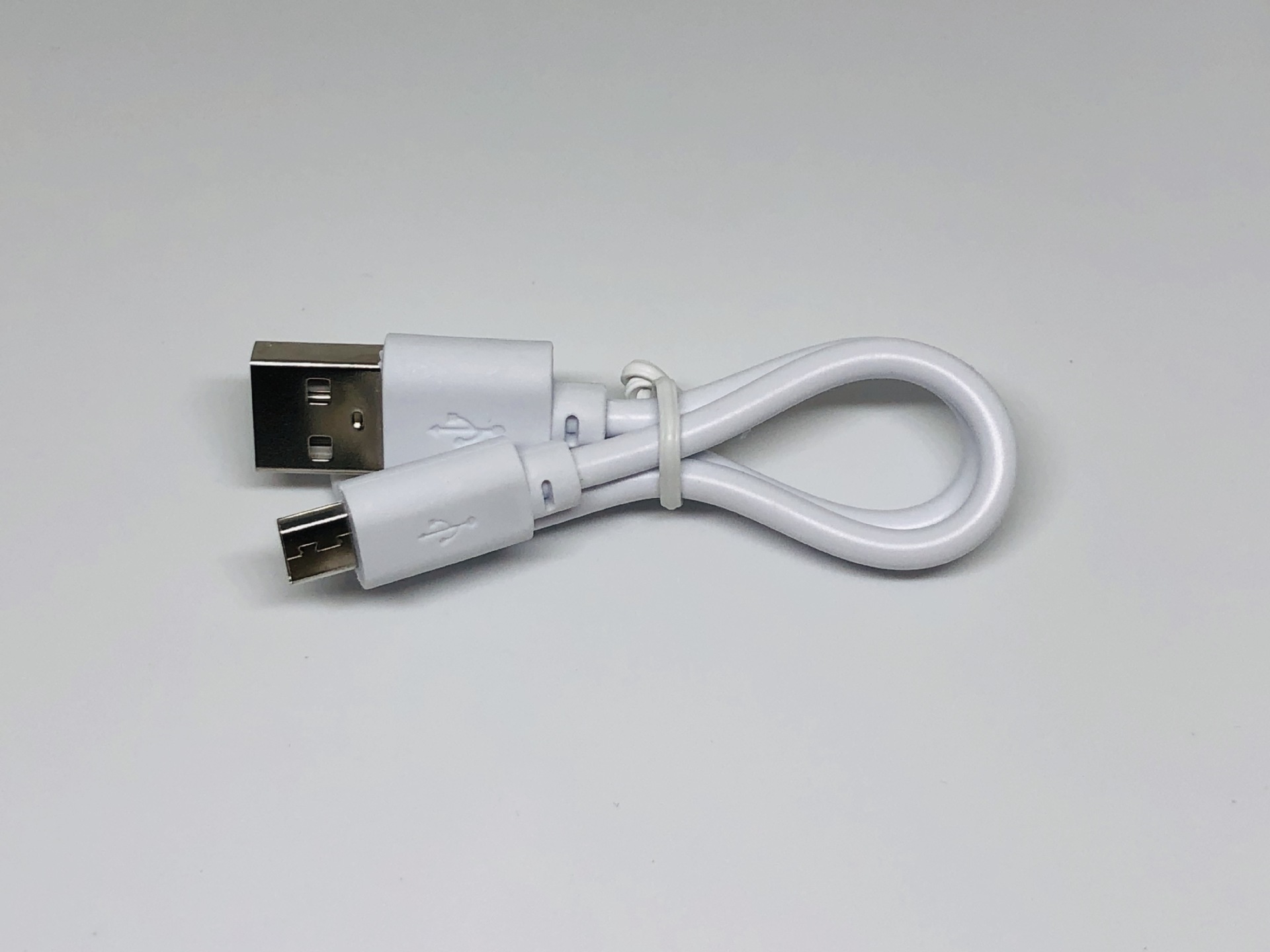 苹果6s充不进去电怎么回事_手机充电但电量不动苹果6s_苹果6s为什么一充电就重启