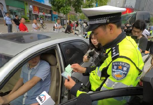 交警的手机游戏_交警游戏模拟器_交警游戏手机版