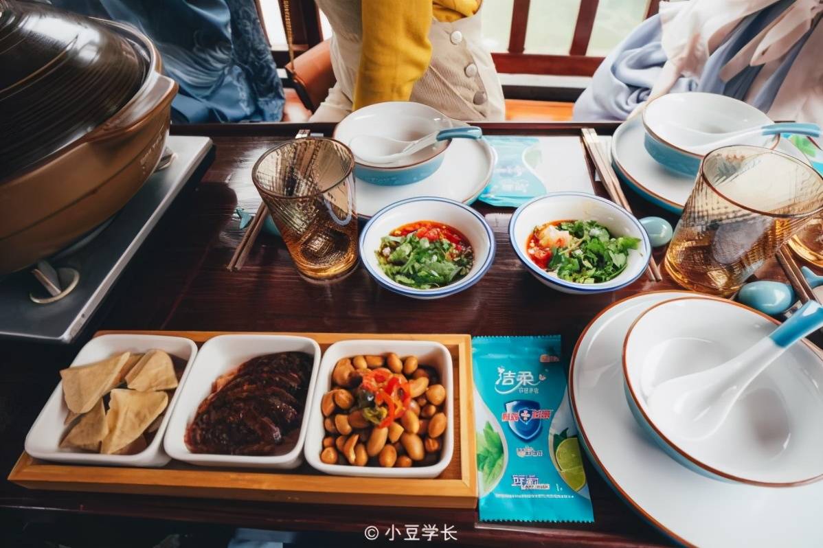 鸣泷真实身份_鸣泷为什么讨厌帝骑_鸣泷