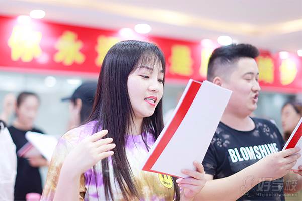 抖音最火的歌_抖音歌火人不火_抖音歌火了能赚钱吗