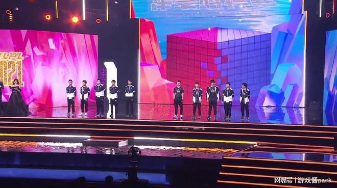 模仿dota手机游戏_模仿手机游戏配音_模仿dota2的手游