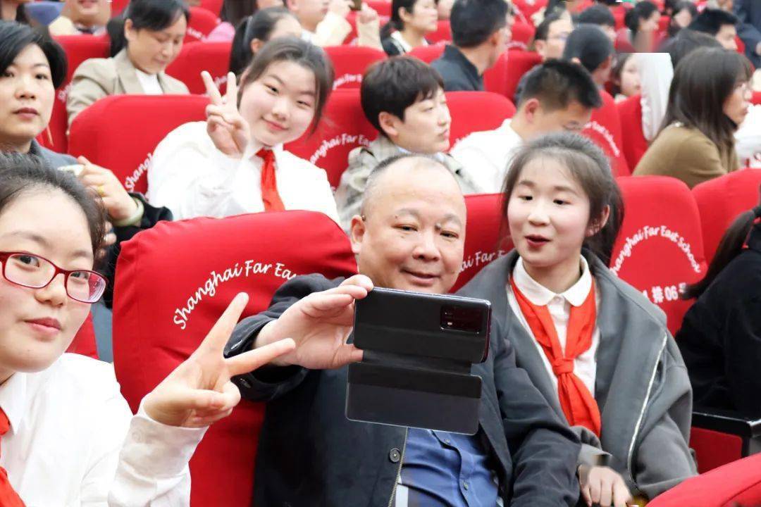 游戏成瘾少年_学生游戏成瘾_孩子手机游戏成瘾教育学校