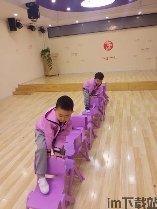人类凳子大作战 (图1) 人类凳子大作战 (图1)