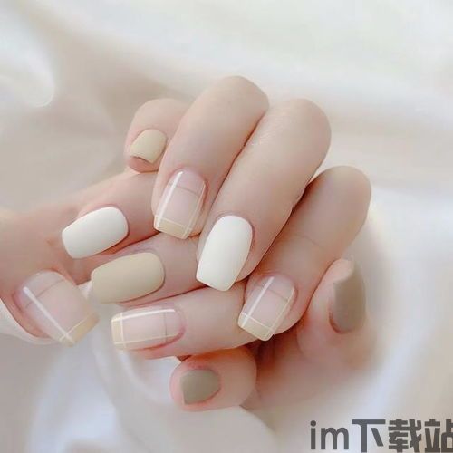 冬日美甲,冬日暖阳下的指尖艺术——冬日美甲风尚指南(图1) 冬日美甲,冬日暖阳下的指尖艺术——冬日美甲风尚指南(图1)