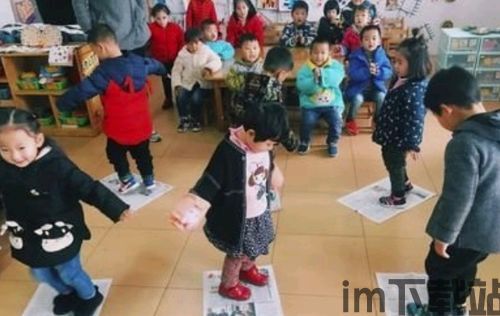 伸手帮助站在黑暗中的人 (图1) 伸手帮助站在黑暗中的人 (图1)